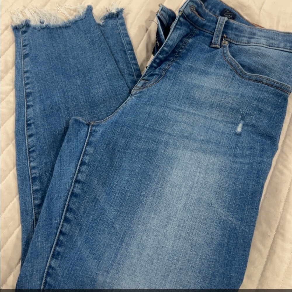 Lucky Brand Distressed Blue Ankle Jeans